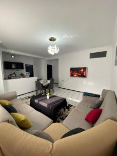 Appartement lumineux au centre à 1 min de la Marina - 0