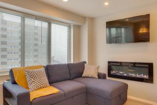 Cozy 12th-Floor Studio with Lake Erie Views! - 5