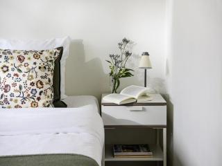 Relaxing Waterfront Bungalow - 5