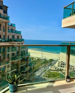 Beach Suite Israel - Indoor Pool, Best View, Gym, Massage Chair, Spa ביץ סוייט ישראל - נוף ים מאלף, בריכה מקורה, כיסא מסאז, חדר כושר וספא - 4