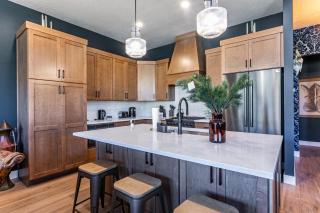 Western Mountain Getaway! Exquisite Meet Elegance! - 1