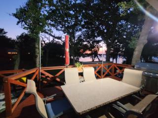 Jalayne's cottage on the Cove - 2