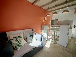 Moderno, luminoso y funcional con balcón - Cuc 3 - 3