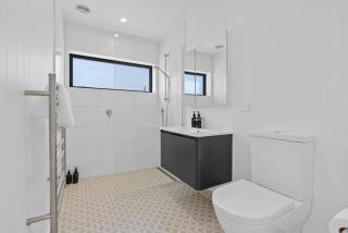 Station Bay Lodges - The Lakehouse - 1