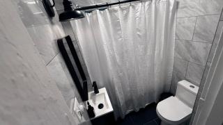 Bachi - Private Room 1 with Parking, Desk & Fast WiFi near Yale, Quinnipiac, SCSU & Hospitals - 1