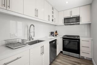 Modern 1BR • Smart TV • Near Venice Beach - 4