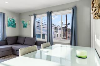 Modern 1BR • Stylish Stay Near Venice Beach - 2