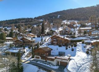 Ski In Out chalet for 10 people with breathtaking view - 2