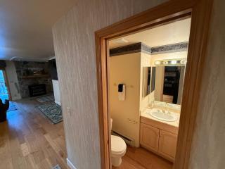Ski In Out Snowflower 2BD Amazing Amenities - 5