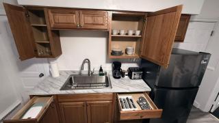 Bachi - Private Room 2 with Parking, Desk & Fast WiFi near Yale, Quinnipiac, SCSU & Hospitals - 1