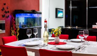 Modern, stylish & comfortable 3 bedroom apartment with jacuzzi, aquarium and private yard with barbeque - 4