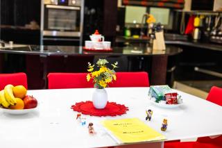 Modern, stylish & comfortable 3 bedroom apartment with jacuzzi, aquarium and private yard with barbeque - 1