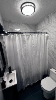 Bachi - Private Room 3 with Parking, Desk & Fast WiFi near Yale, Quinnipiac, SCSU & Hospitals - 7