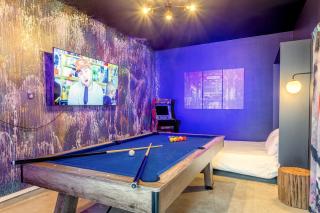 Austin Icon Group Mansion - 6min to Rainey Street - 2