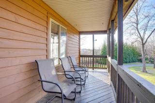 Winter Linden Escape Family Home and Gym - 4