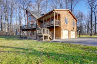 Winter Linden Escape Family Home and Gym - 2