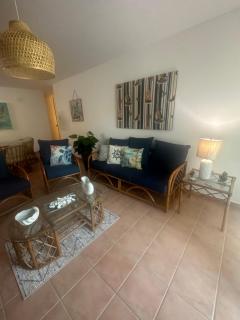 Beach and pool access apartment - 6