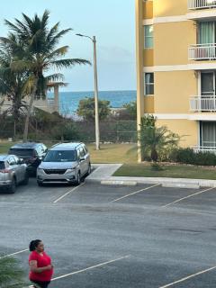 Beach and pool access apartment - 5