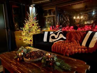 The Velvet Hideaway - 9