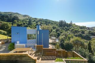 Harbour Crest Retreat - Lyttelton Holiday Home - 9