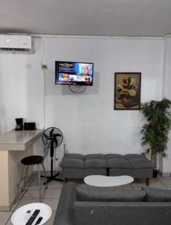 Suite 8 de dos camas con cocina y balcon Zona Dorada a pocos pasos de la playa No contamos con estacionamiento - 2