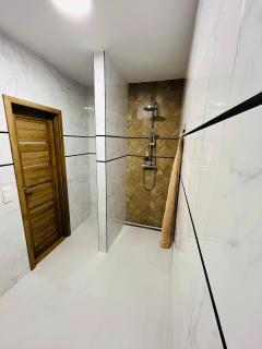 Modern Smart Apartment, Garage & City View - 5