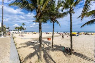 Apto com Ar e 2 Dorm na Vila Mirim perto da Praia - 0