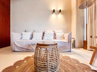 Gated 2BR apartment with rooftop pool - 5