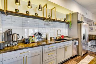 Pet-Friendly Group Getaway 12 Mi to Camelback Mtn! - 5