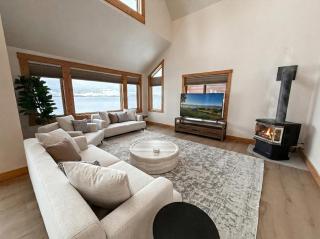 Lakefront Beauty - 8