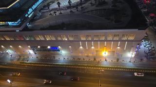 Modern King Room, Dubai City View, Private & Peaceful, 2 mint walk to Dubai - 5