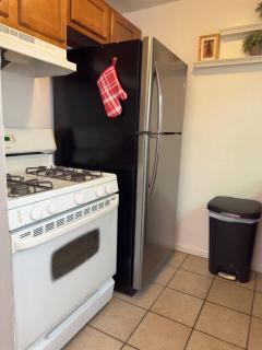 Cute Bungalow 1 Mile from U of A - 4