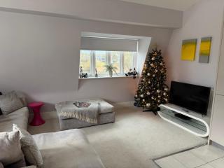 Willow Warbler - HM112 - Lower Mill Estate Penthouse Apartment with Spa Access - 9