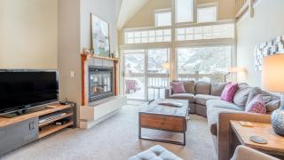 Etta Place Too 113 by AvantStay Close to Town The Slopes In Complex w Communal Pool Hot Tub - 2