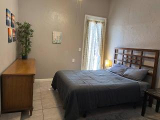 Gorgeous Remodeled 2 Bedroom - 0