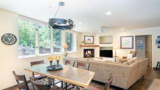 1 blck to Free GondolaSki Access Heart of Downtown River Edge A by AvantStay - 9