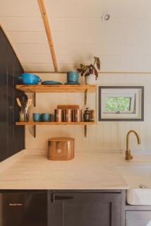 The Shepherd's Hut at Hidden Wood Glamping - 3