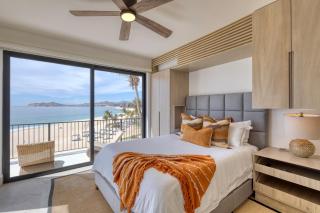 Luxury Unique Oceanfront Penthouse - 9