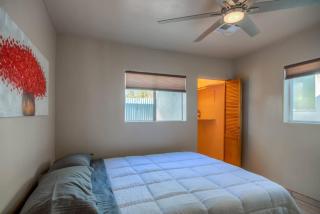 Appealing Quiet and Private Modern 2 Bedroom - 1