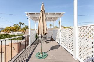 Cozy 3-Bedroom Home in K-town Los Angeles - 9