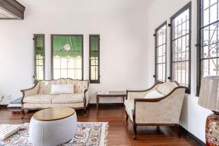 Cozy 3-Bedroom Home in K-town Los Angeles - 2