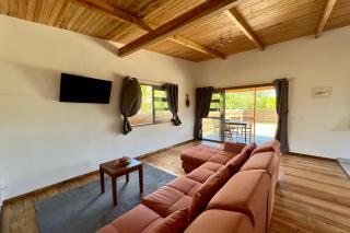 Fare Tau Otaha - Comfy cabin w Private Beach Access - 2