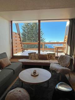 Cozy apartment with balcony and pool - 0