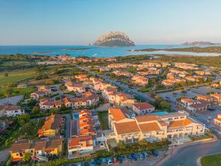 ISA - Hotel with panoramic swimming pool in Porto San Paolo just 850 mt from the sea - 9