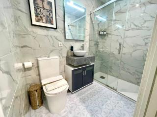 Designer and Quiet Studio 5 min to Maria Zambrano Station and 15 min walk to Beach - 2