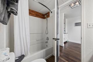 Oceanview King Studio, Smart TV , Full Coffee Bar - 8