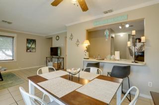 Seminole Townhome Easy Access to Beaches! - 4