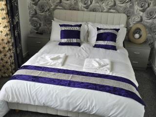 Hornchurch Cozy 2-Bed Flat with Street Parking - 9