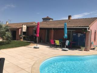 House with pool near Nîmes , Peaceful haven - 0