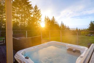 Pacific View Home Hot Tub and OceanandValley Views! - 9